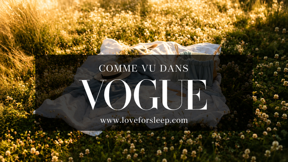 Comme vu dans Vogue – couverture et accessoires pour bébé Love For Sleep présentés lors d'un pique-nique en plein air