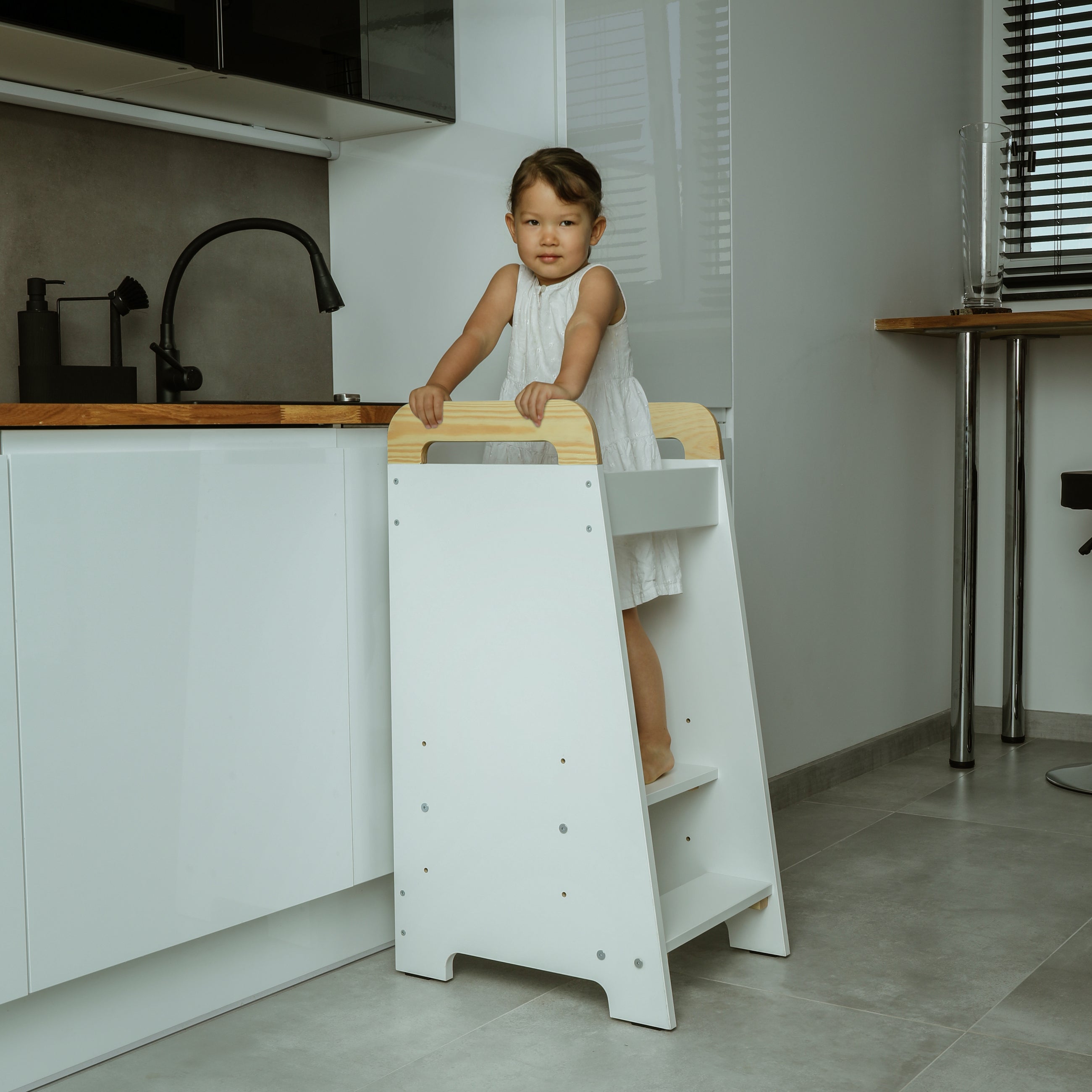 Love For Sleep baby Kitchen Helper Tour d'apprentissage Montessori en pin blanc – Escabeau de cuisine réglable en bois pour les tout-petits | Nordique UN